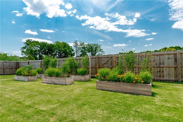 115 W Pitts Street, Farmington, AR 72730
