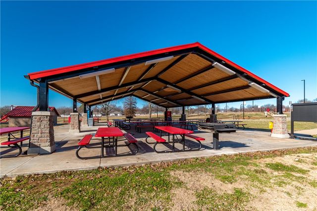 115 W Pitts Street, Farmington, AR 72730
