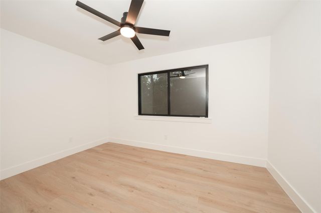 203 S Pathfinders Circle, The Woodlands, TX 77381