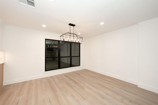 203 S Pathfinders Circle, The Woodlands, TX 77381