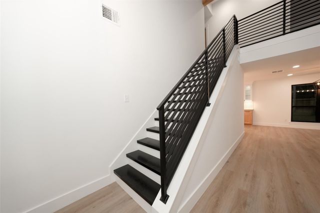 203 S Pathfinders Circle, The Woodlands, TX 77381