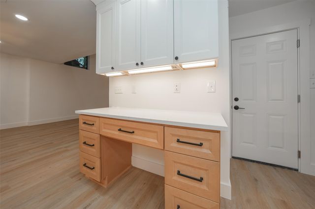 203 S Pathfinders Circle, The Woodlands, TX 77381