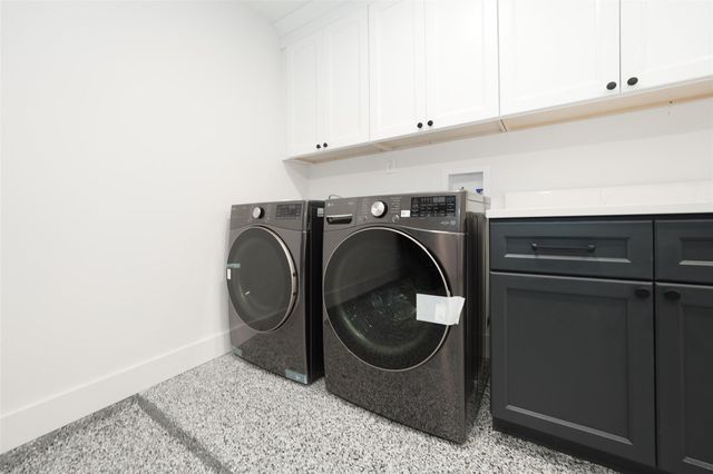 203 S Pathfinders Circle, The Woodlands, TX 77381