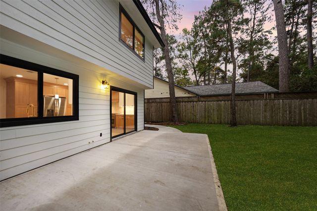 203 S Pathfinders Circle, The Woodlands, TX 77381