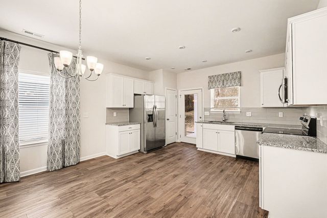 510 Hutton Dr, Columbia, TN 38401