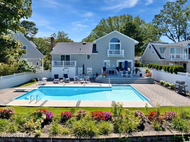 151 Riverside Drive N, Brick, NJ 08724