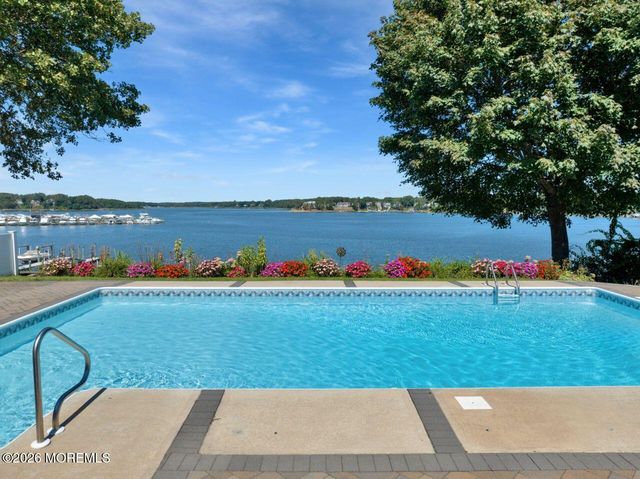 151 Riverside Drive N, Brick, NJ 08724