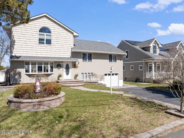 151 Riverside Drive N, Brick, NJ 08724