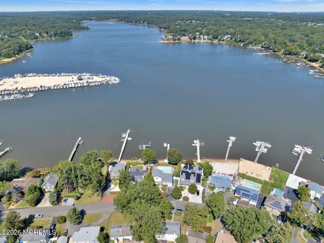 151 Riverside Drive N, Brick, NJ 08724