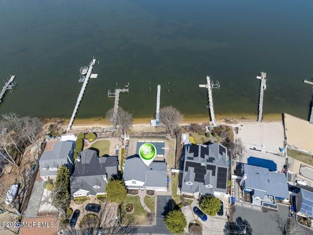 151 Riverside Drive N, Brick, NJ 08724