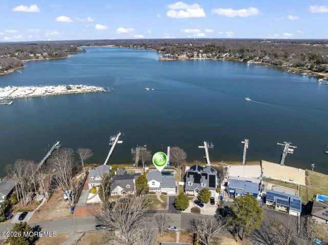 151 Riverside Drive N, Brick, NJ 08724