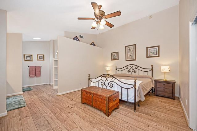 910 Centennial Ct, Auburn, CA 95603