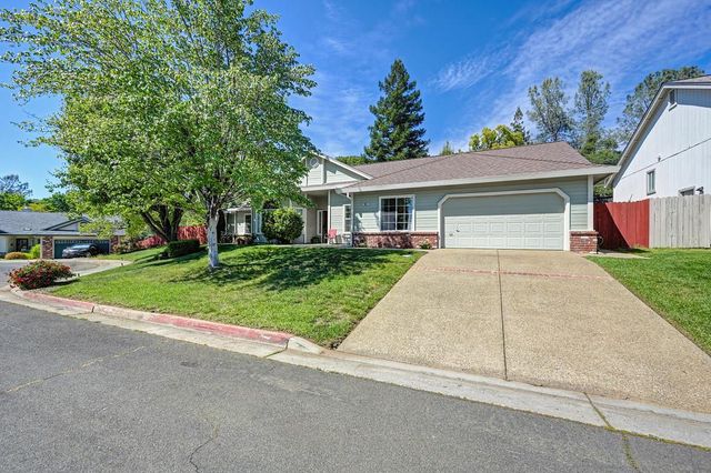 910 Centennial Ct, Auburn, CA 95603