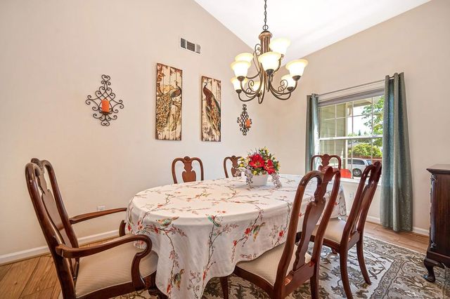 910 Centennial Ct, Auburn, CA 95603