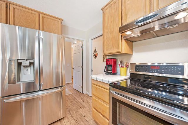 910 Centennial Ct, Auburn, CA 95603