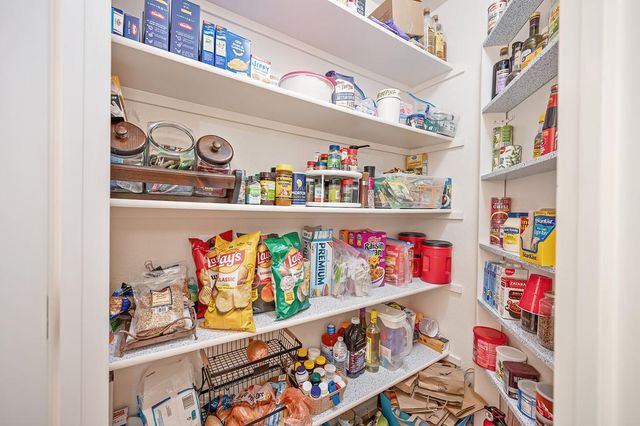 910 Centennial Ct, Auburn, CA 95603