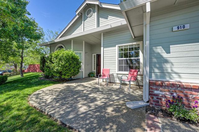 910 Centennial Ct, Auburn, CA 95603