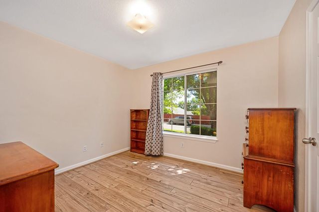 910 Centennial Ct, Auburn, CA 95603