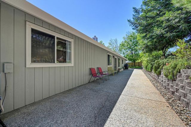 910 Centennial Ct, Auburn, CA 95603