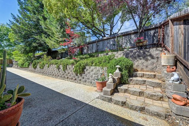 910 Centennial Ct, Auburn, CA 95603