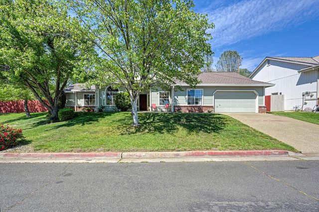 910 Centennial Ct, Auburn, CA 95603