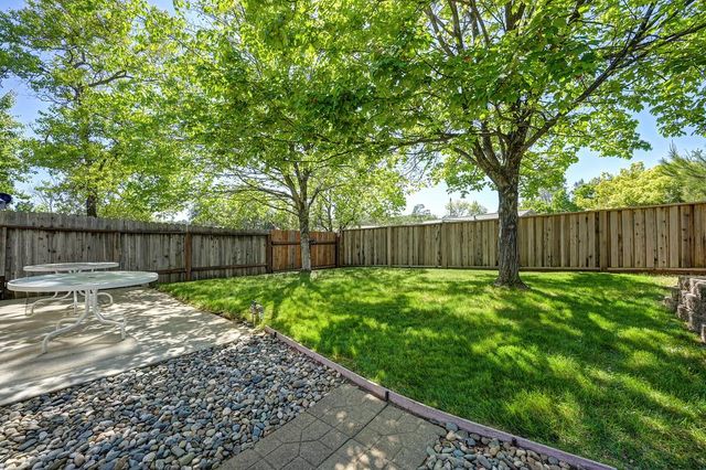 910 Centennial Ct, Auburn, CA 95603