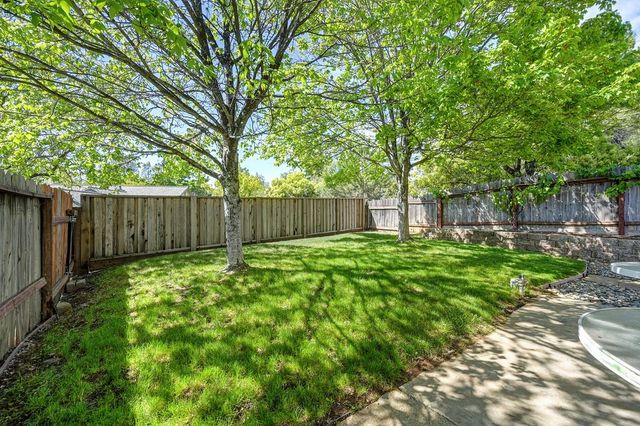 910 Centennial Ct, Auburn, CA 95603