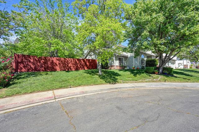 910 Centennial Ct, Auburn, CA 95603