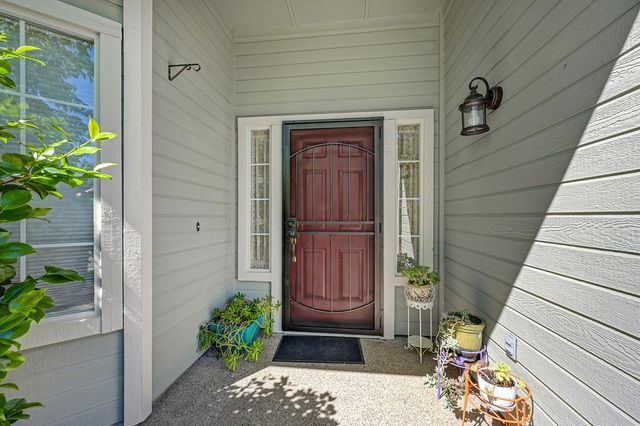 910 Centennial Ct, Auburn, CA 95603