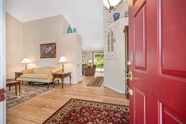 910 Centennial Ct, Auburn, CA 95603