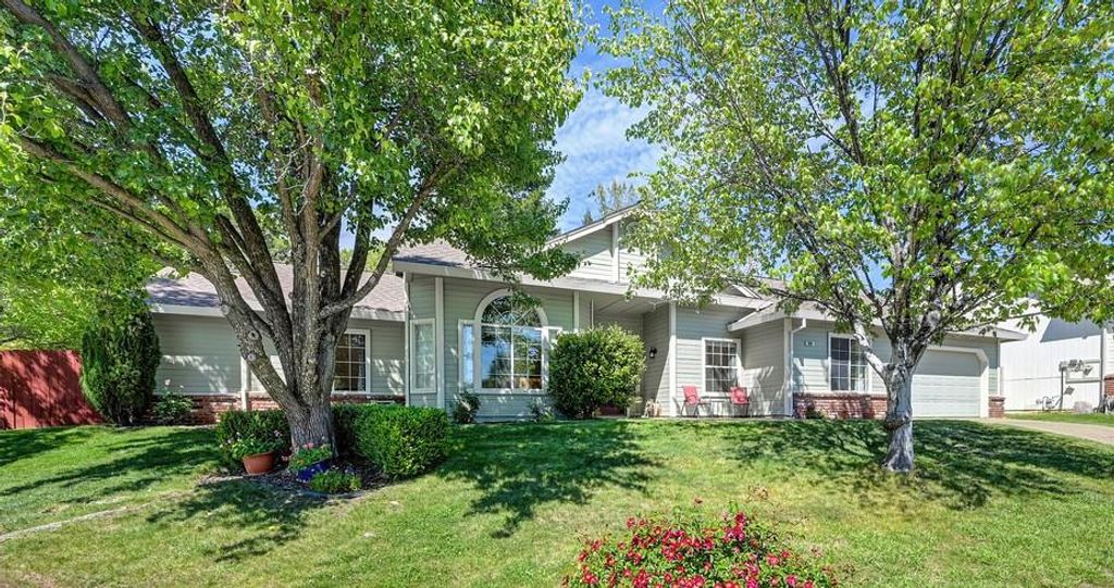 910 Centennial Ct, Auburn, CA 95603