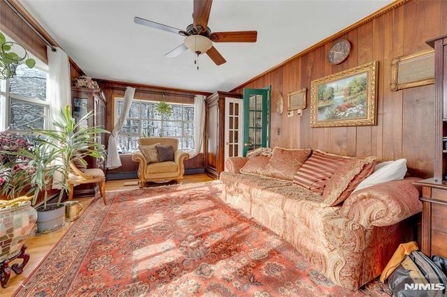 70 Skyline Drive, Oakland, NJ 07436