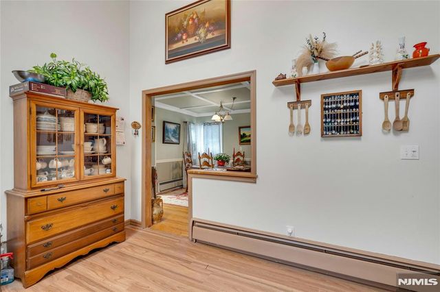 70 Skyline Drive, Oakland, NJ 07436