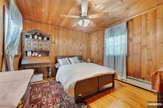 70 Skyline Drive, Oakland, NJ 07436