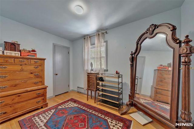 70 Skyline Drive, Oakland, NJ 07436