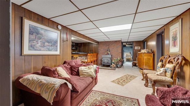 70 Skyline Drive, Oakland, NJ 07436