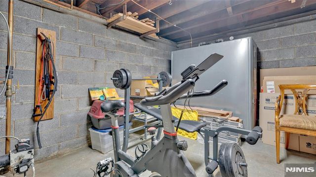 70 Skyline Drive, Oakland, NJ 07436