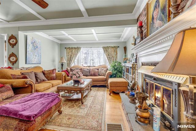 70 Skyline Drive, Oakland, NJ 07436