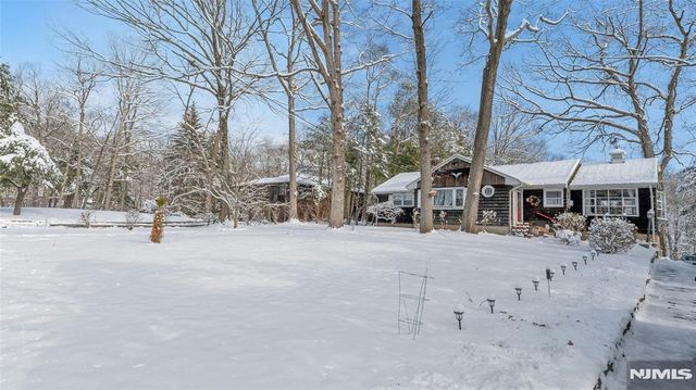 70 Skyline Drive, Oakland, NJ 07436