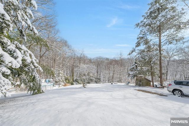 70 Skyline Drive, Oakland, NJ 07436