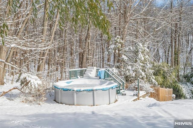 70 Skyline Drive, Oakland, NJ 07436