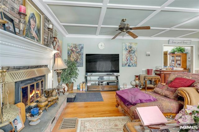 70 Skyline Drive, Oakland, NJ 07436