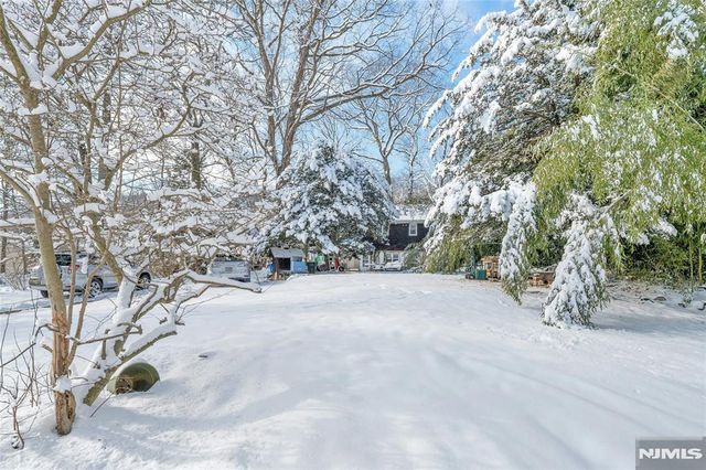 70 Skyline Drive, Oakland, NJ 07436