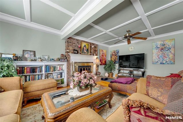 70 Skyline Drive, Oakland, NJ 07436