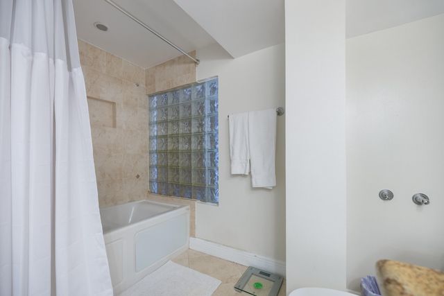 3211 Seaward Drive, Lauderdale-By-The-Sea, Lauderdale By The Sea, FL 33062