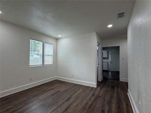 233 S RHODES STREET, Mount Dora, FL 32757