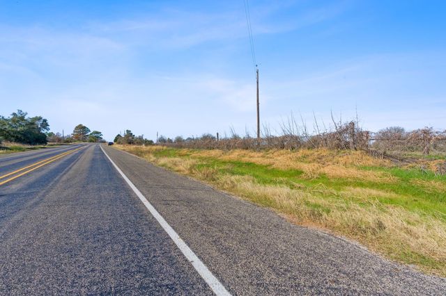 10996 US Highway 90 W, Harwood, TX 78632