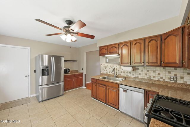 940 Joliet Drive, Maumee, OH 43537