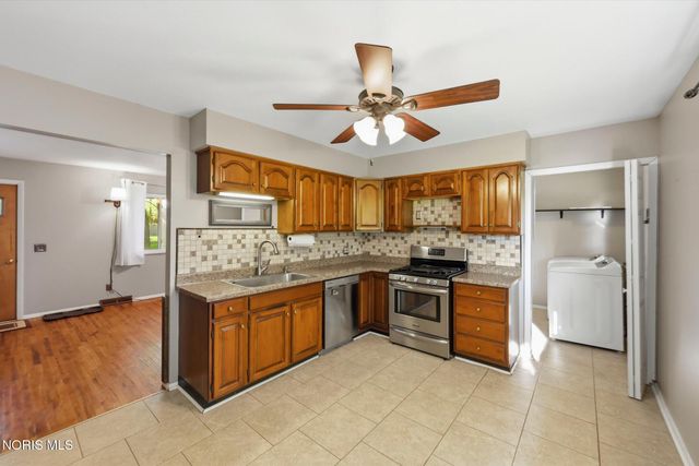 940 Joliet Drive, Maumee, OH 43537