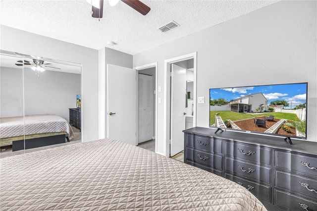 6240 OAK CLUSTER CIRCLE, Tampa, FL 33634